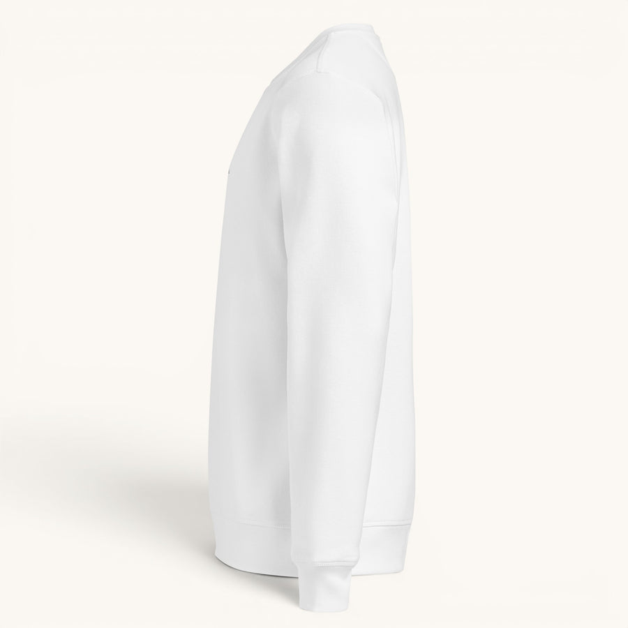 ETHIKKALL sweat-shirt blanc en coton biologique avec détail demi-lune à l'arrière, coupe décontractée.