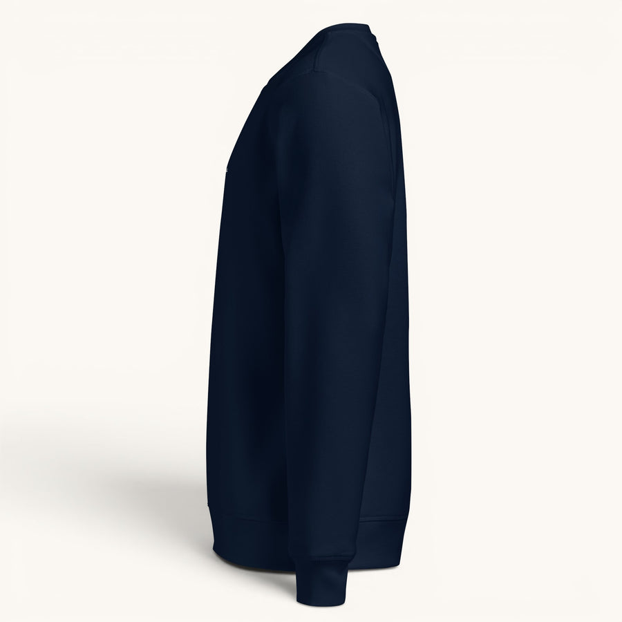ETHIKKALL sweat-shirt bleu marine en coton biologique avec détail demi-lune à l'arrière, coupe décontractée.
