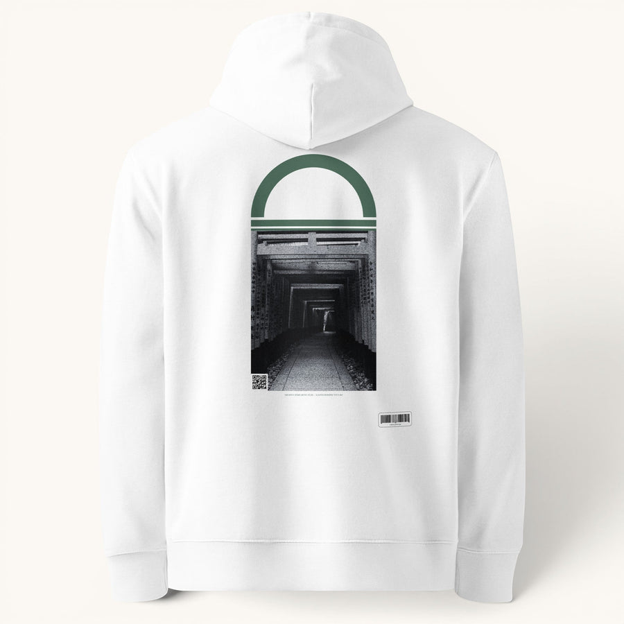 ETHIKKALL sweat à capuche unisexe blanc en coton organique avec un motif de tunnel architectural sur le dos.