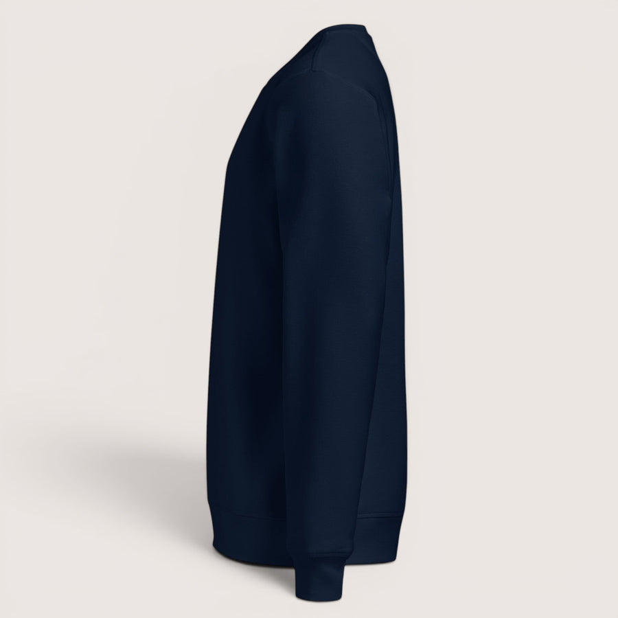 Sweat-shirt ETHIKKALL bleu marine en coton biologique avec détail demi-lune à l'arrière, coupe décontractée.