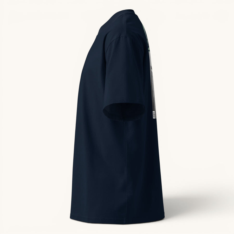 ETHIKKALL T-shirt bleu marine ample en coton biologique avec col montant et épaules tombantes, idéal pour le streetwear.