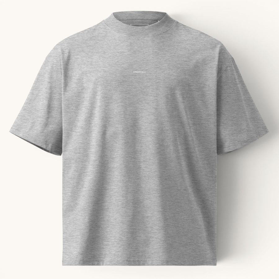 T-shirt ample gris chiné ETHIKKALL en coton biologique avec col montant et épaules tombantes, idéal pour un style streetwear.