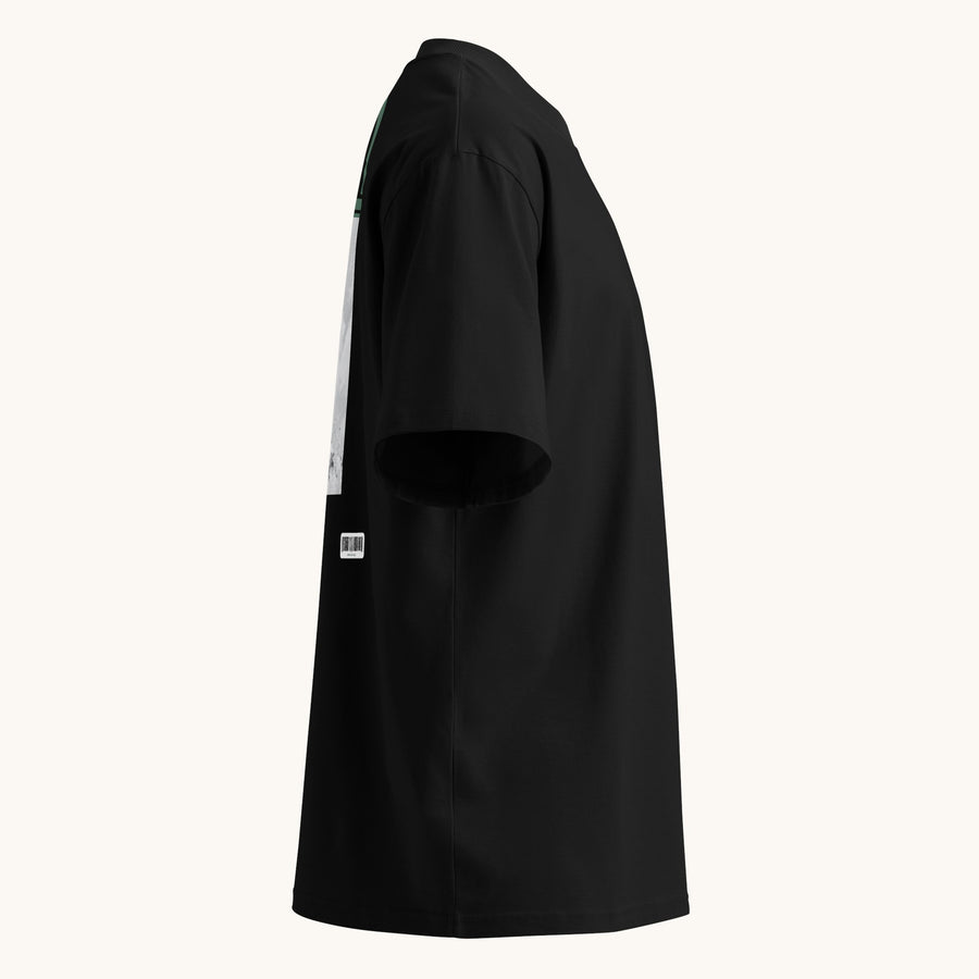 ETHIKKALL T-shirt noir ample en coton biologique avec col montant et épaules tombantes, style streetwear.